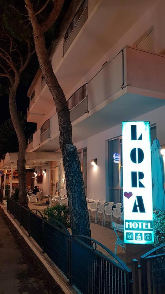 Hotel Lora Rimini Exterior foto